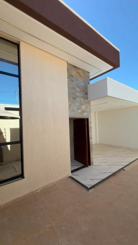 Casa com 3 quartos e 2 suítes por R$ 300 mil