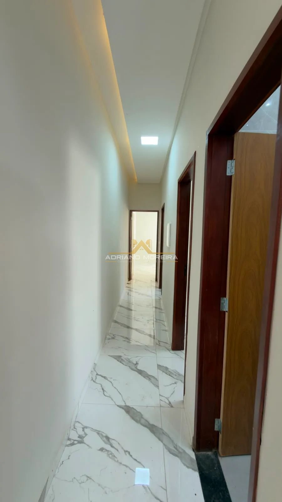 Casa com 3 quartos e 2 suítes por R$ 300 mil